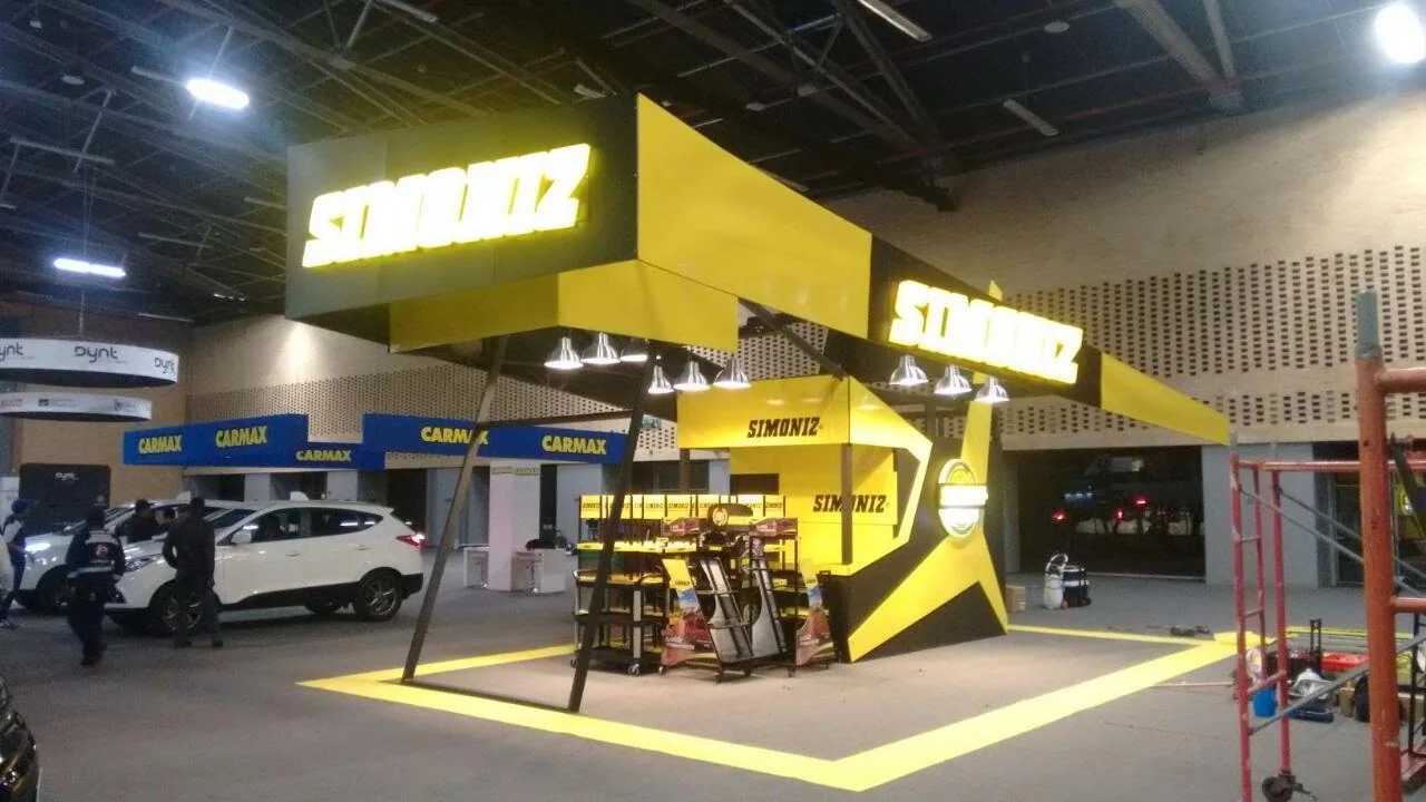 Custom trade show booth design and branded exhibition display in Miami by Habitar 91